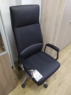Кресло офисное Ронин черная экокожа