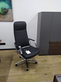 Кресло офисное Vertu черная экокожа